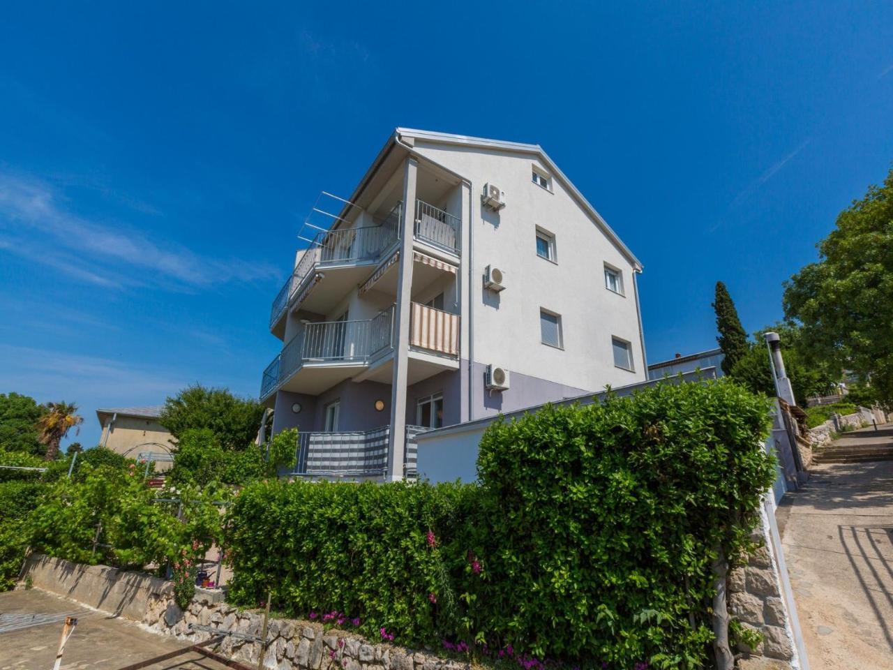Apartments Lavarin Novi Vinodolski Bagian luar foto