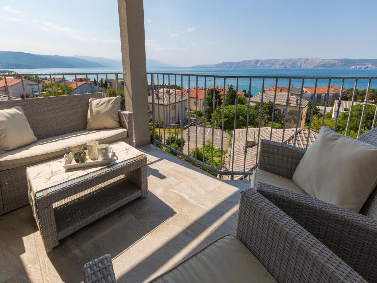Apartments Lavarin Novi Vinodolski Bagian luar foto