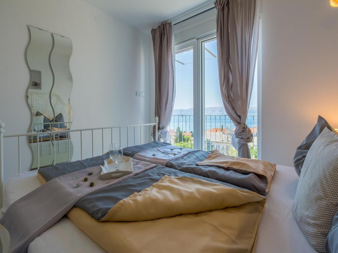Apartments Lavarin Novi Vinodolski Bagian luar foto