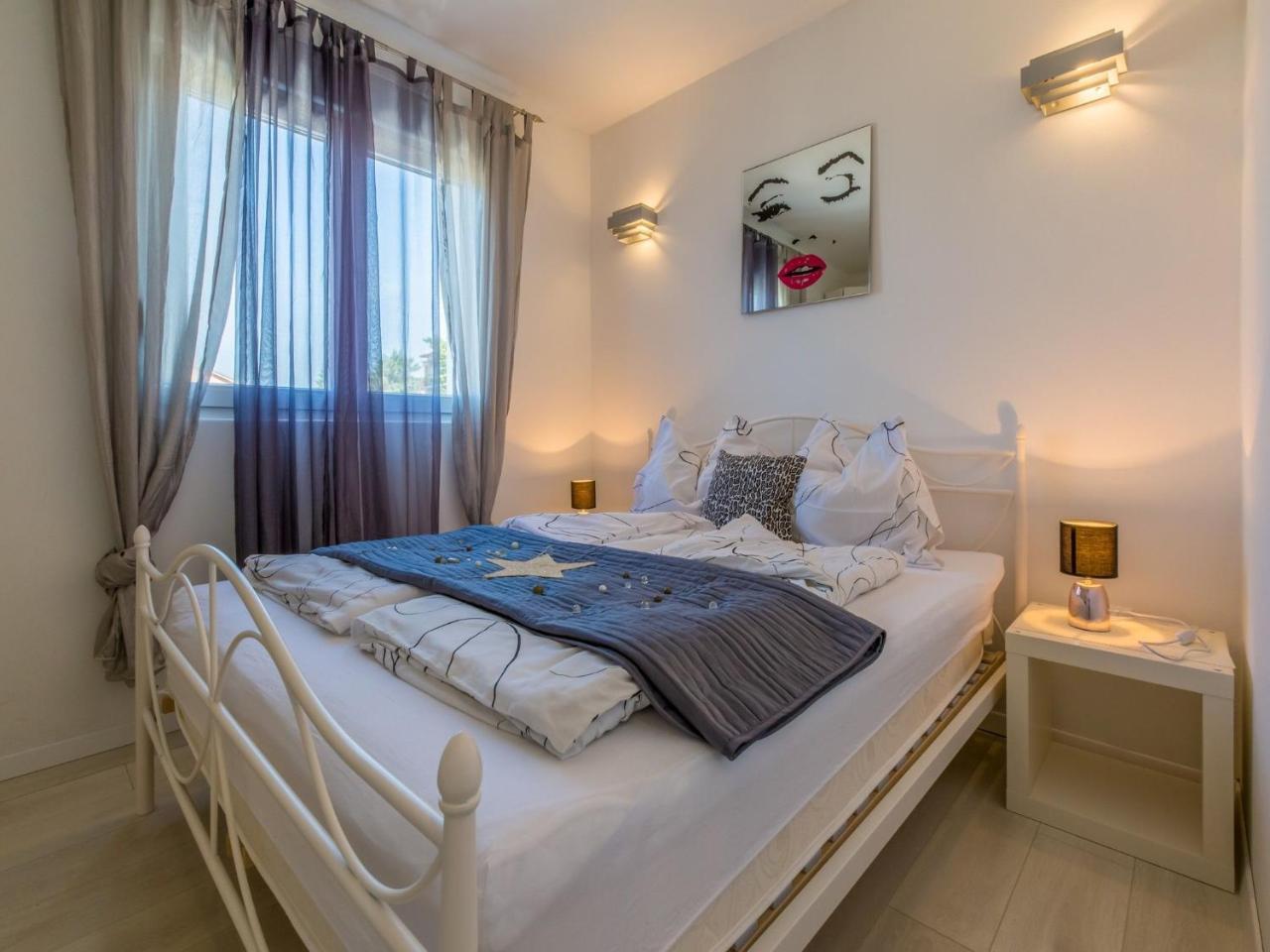 Apartments Lavarin Novi Vinodolski Bagian luar foto