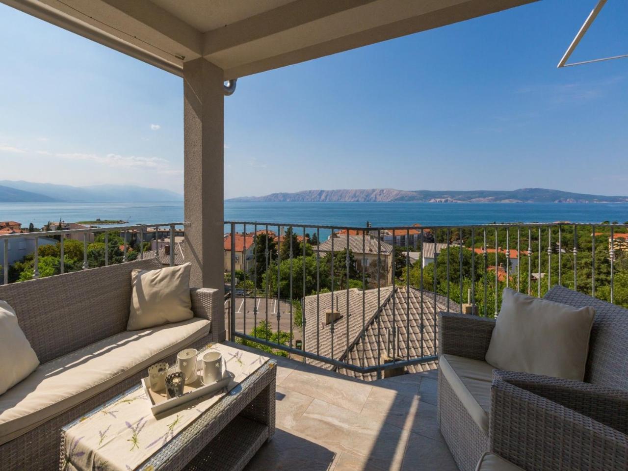 Apartments Lavarin Novi Vinodolski Bagian luar foto